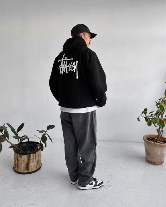 The Stüssy Hoodie A Cultural Icon of Streetwear