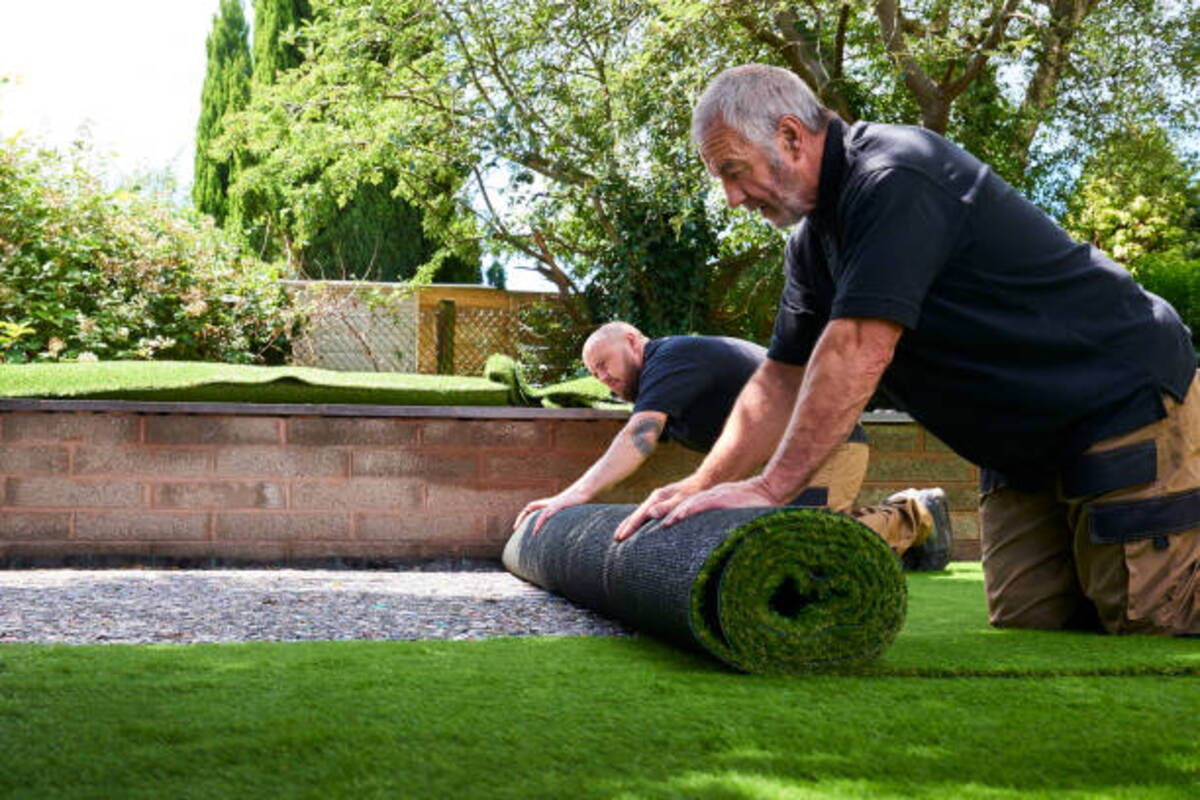 How to Properly Maintain Synthetic Grass for Longevity