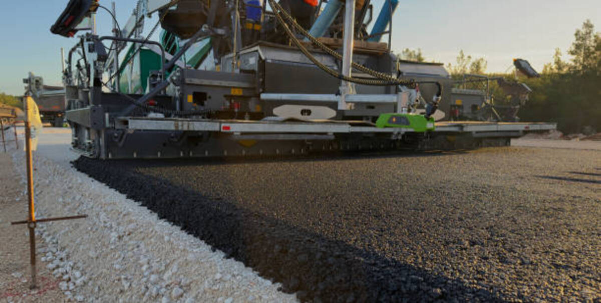 Who Should You Contact for Reliable Asphalt Paving Services?