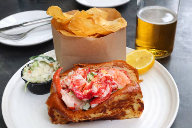 lobster roll dish